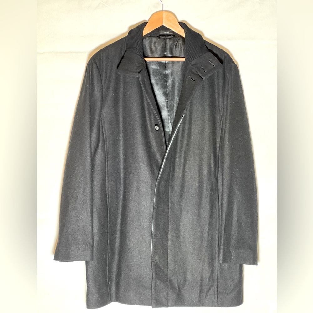 Perry Ellis Portfolio men’s full wool winter coat. Color-Black Size-M